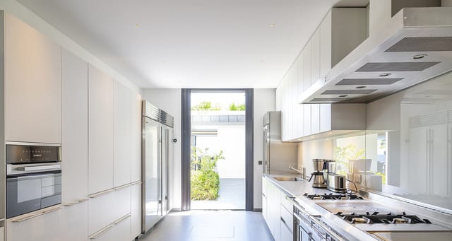 Roxane---Jeanne-LE-MENN-24-header at Villa Roxane