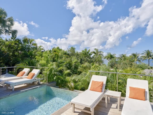 pool ocean view at Villa Sakura