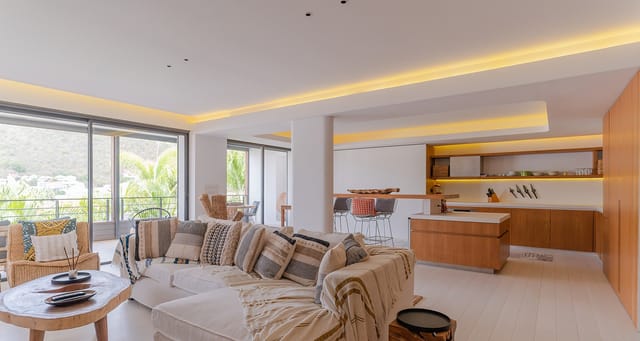 DSC08406-header at Villa Seven