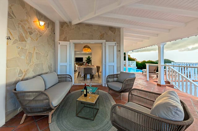 Outside living at Villa Tam