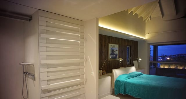 sal1jpegGnTfTl-header at Villa The Loft