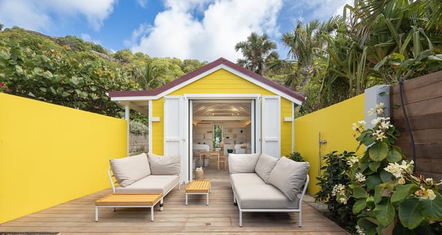 Yellow-Hut---Juillet-2025---©Kenzo-Khan,-@stbarth.pictures---1-header at Villa The Yellow Hut