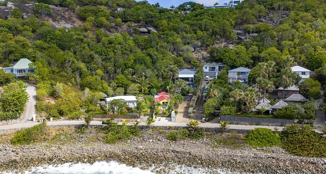 Yellow-Hut---Juillet-2025---©Kenzo-Khan,-@stbarth.pictures---4-header at Villa The Yellow Hut