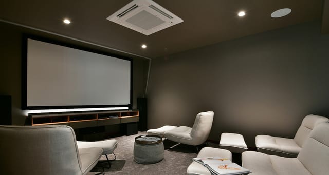 6384-header at Villa Thelma