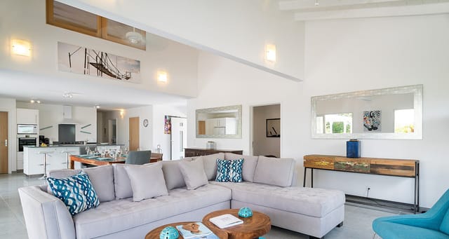 vdn-2370-header at Villa Wild Blue