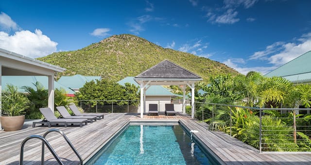 vdn-2412-header at Villa Wild Blue